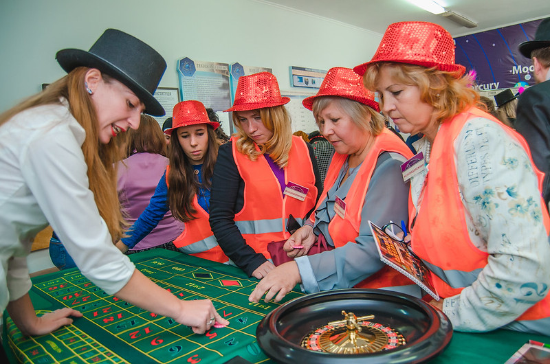 Отметить День строителя в Kemerovo с Квесторией