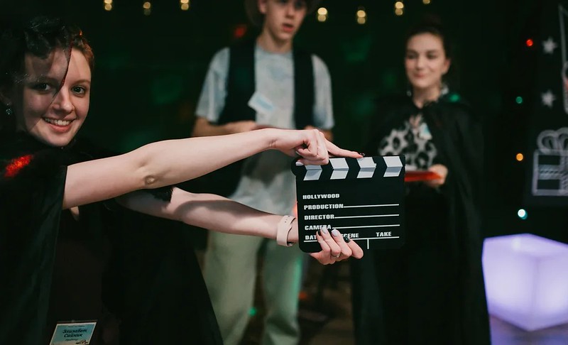 Городские огни и праздничное настроение в Kemerovo