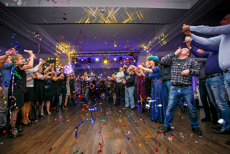 Коллектив компании празднует корпоратив в Кемерово