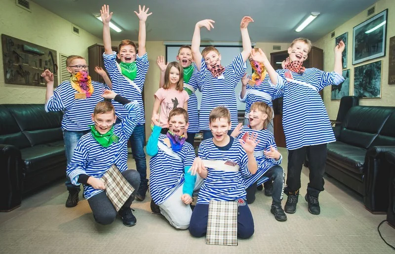 Quest for a teenager in Kemerovo.